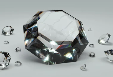 Diamantbestattung: Große und kleine geschliffene Diamanten