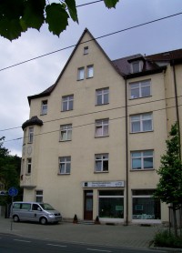 Aussenansicht Bestattungshaus von Chamier mit Schaufenster